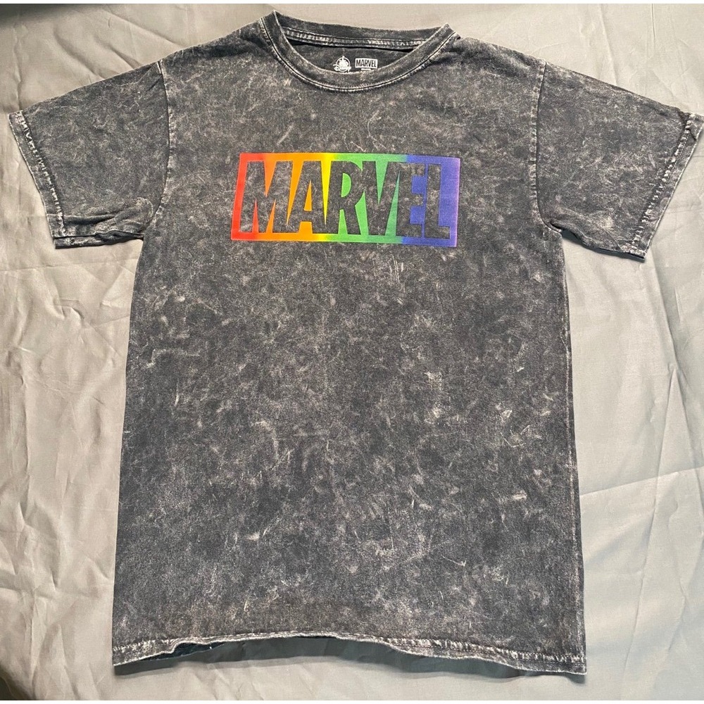 Disney Parks Rainbow Pride Marvel Stone Wash T-Shirt Mens Small Grey Acid Wash